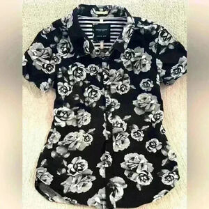 Boys Short Sleeve Black and White Floral Print Shirt Size 11-12